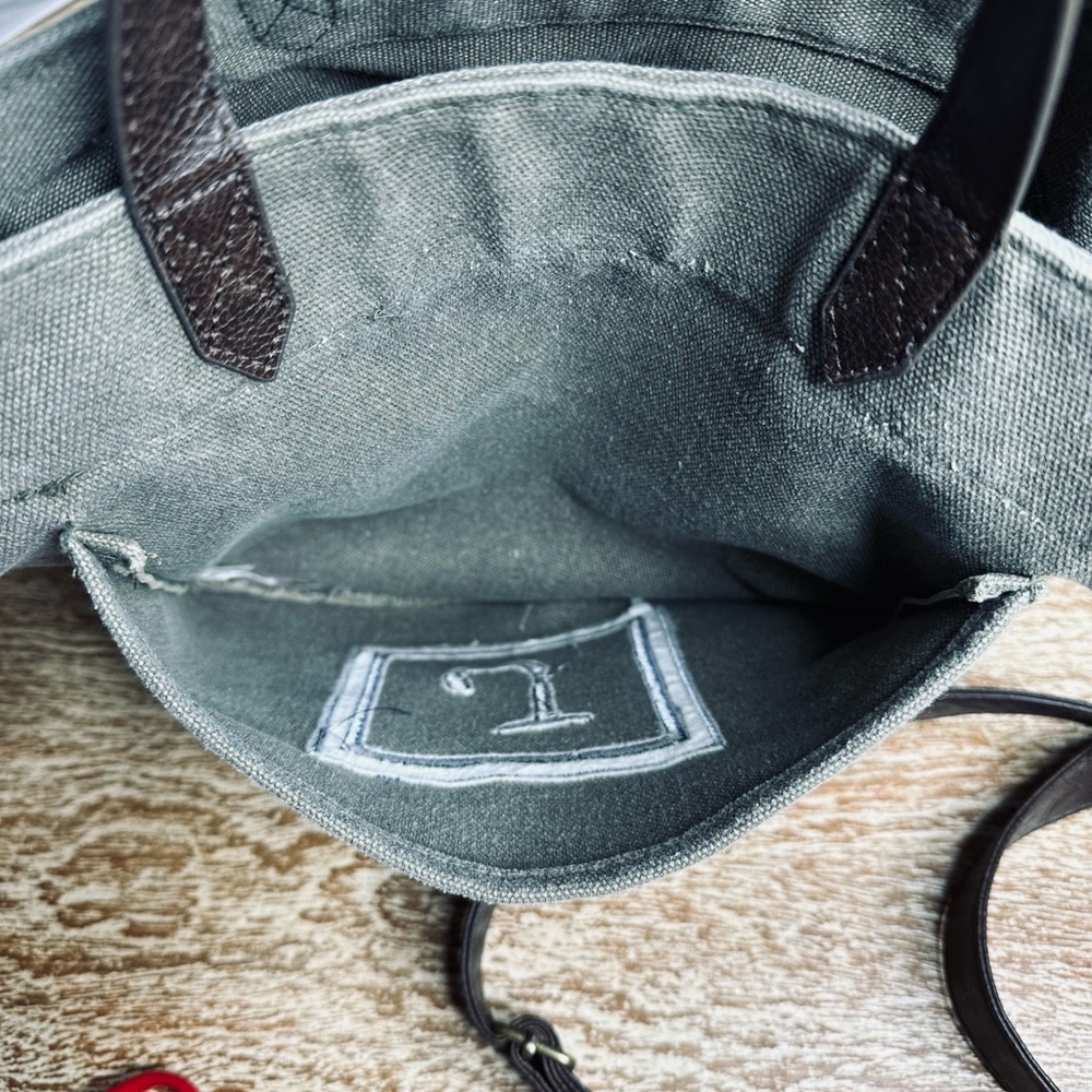 Thirty One Bag/Purse with Embroidered Box and Initial J Hobo Bag - Picture 7 of 7